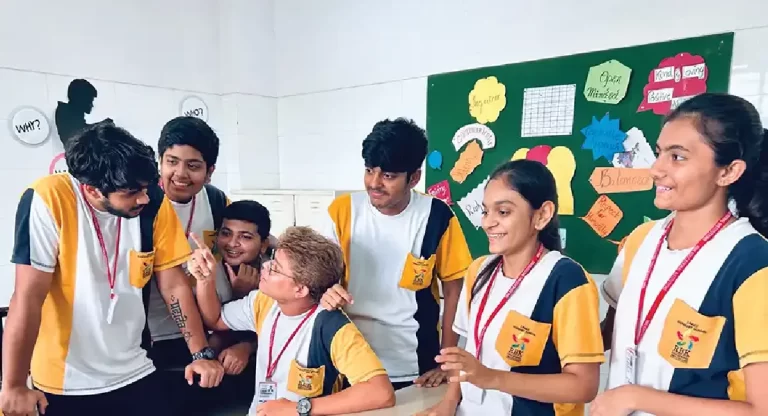 Kanakia International School CBSE Teachers & Students